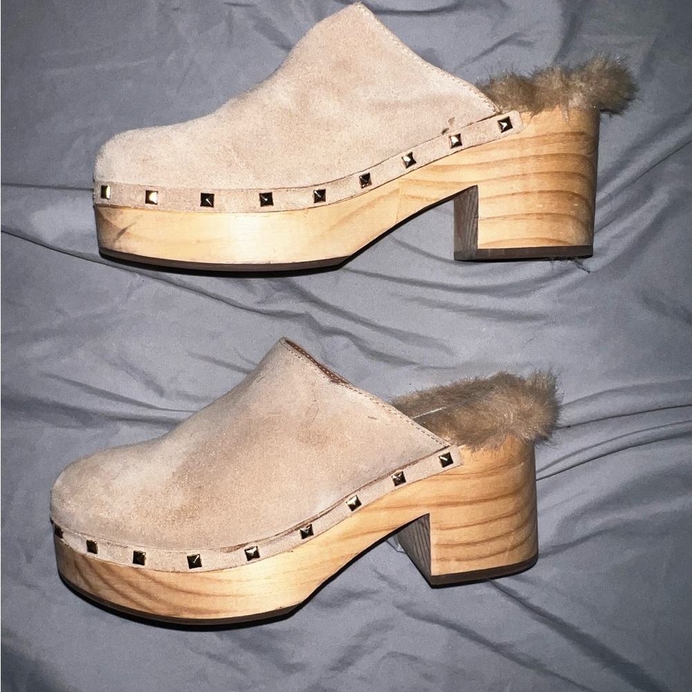 Steve Madden Beige Suede Studded Mules sz 8 EUC